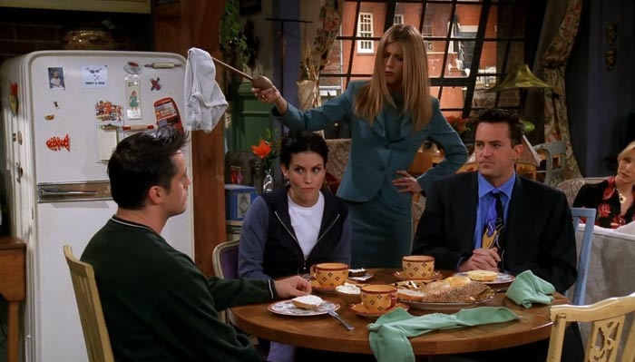 『フレンズ』で、レイチェルが白ブリーフを脱ぎ捨てたジョーイを非難