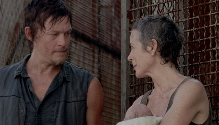 『ウォーキング・デッド』で、ガバナーの元へ向かうダリルに大丈夫と返事するキャロル