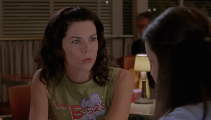 『ギルモア・ガールズ』で、テストで最低の点数をとった娘ローリーを慰めるローレライ