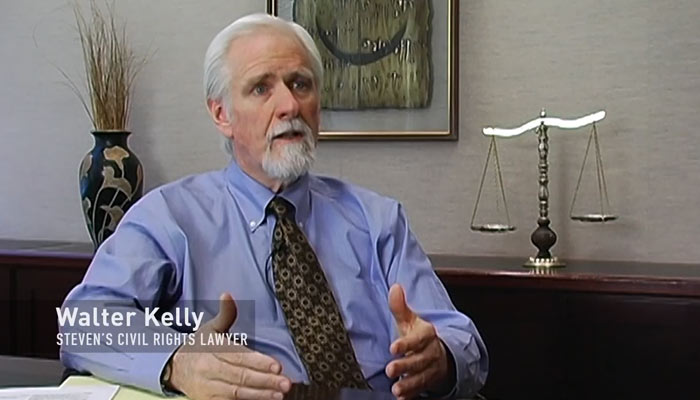 『殺人者への道』で、証言者は当時のグレゴリー・アレンへの警察の警戒状況を語る