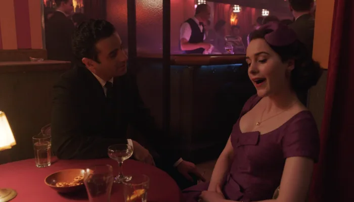 『マーベラス・ミセス・メイゼル』で、ミッジは酒場で飲む