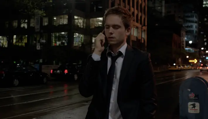 『SUITS/スーツ』で、弁護士試験替え玉受験を悪友と話すマイク