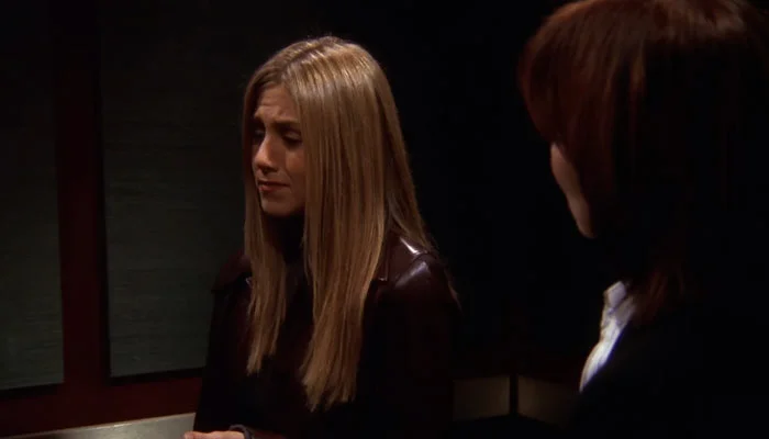 『フレンズ』で、 レイチェルはラルフ・ローレンとはもうカップルではないと上司のキムに告白する