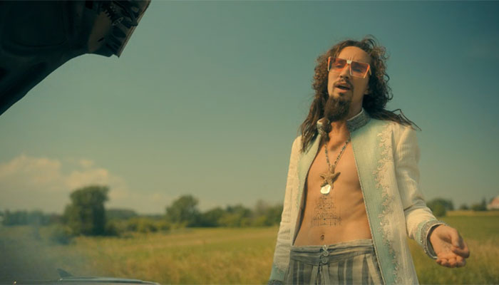 『アンブレラ・アカデミー』で、None of your beeswax.