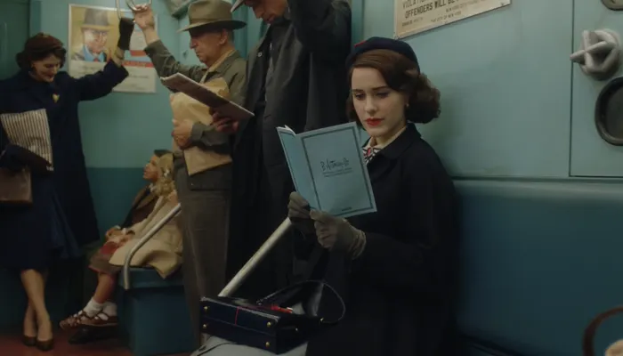 『マーベラス・ミセス・メイゼル』で、ミッジは地下鉄で出勤する