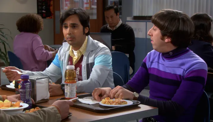 『ビッグバン★セオリー』で、ラジとハワードは大学食堂で食事