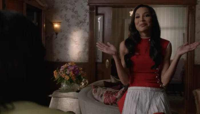 『glee/グリー』で、サンタナはメルセデスを羨ましがる