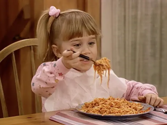 『フルハウス』で、ミシェルはスパゲッティを食べる時に「パスゲッティ」