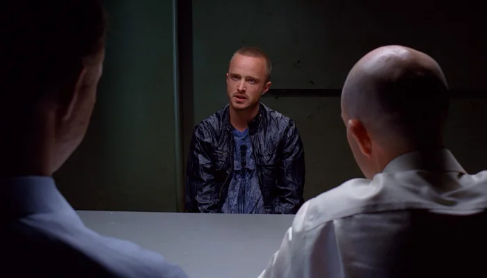 『ブレイキング・バッド』で、ジェシーがFBI捜査官に尋問される