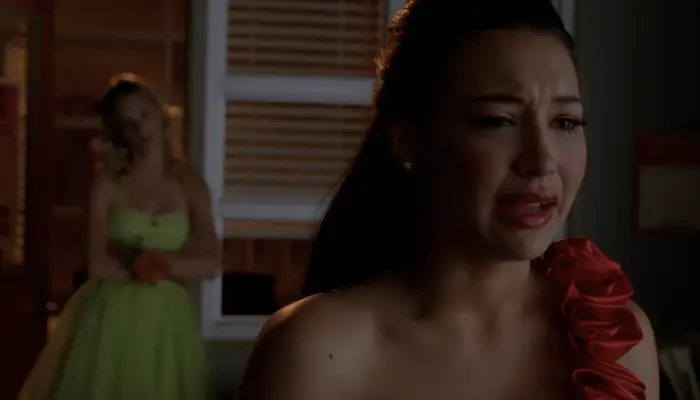 『glee/グリー』で、泣くサンタナ