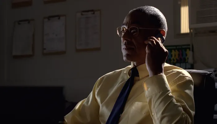 『ブレイキング・バッド』で、ガスはサラマンカの病院へ向かう