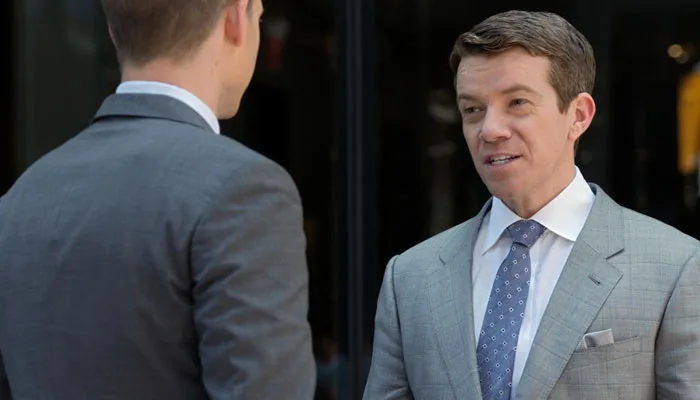 『SUITS/スーツ』で、敵弁護士からハーヴィーを説得しろと言われるマイク