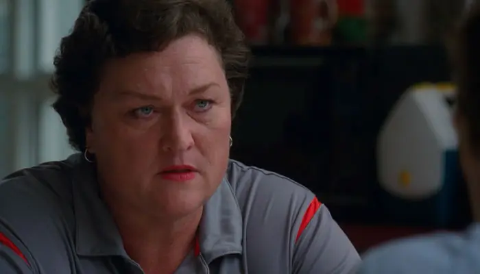 『glee/グリー』で、フットボールコーチのローレンに生徒の間で流行ってることを話すウィル