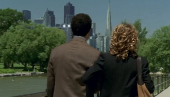 『名探偵モンク』で、モンクとシャローナが故モンク夫人トルーディーのことを話す