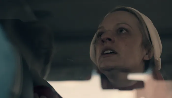 『ハンドメイズ・テイル/侍女の物語』で、セレナに呪詛の言葉を投げるオズボーン