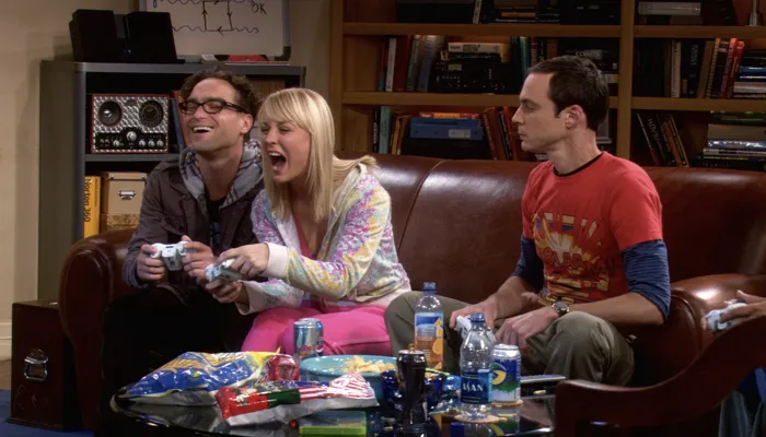 『ビッグバン★セオリー』で、ペニーはネットゲームでシェルドンと対戦する