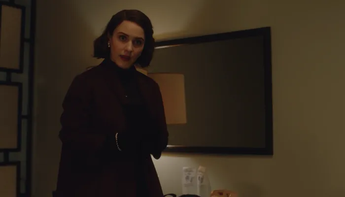 『マーベラス・ミセス・メイゼル』で、ミッジが舞台でネタ中に火事になったことをon fireでジョーク