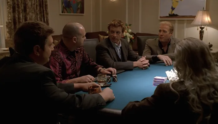 『メンタリスト』で、ジェーンはトランプでギャンブル