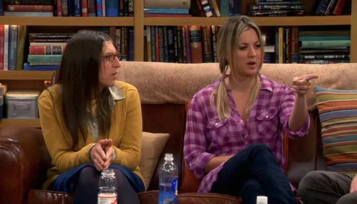 『ビッグバン★セオリー』でスカベンジャーハントに参加するペニーとエイミー