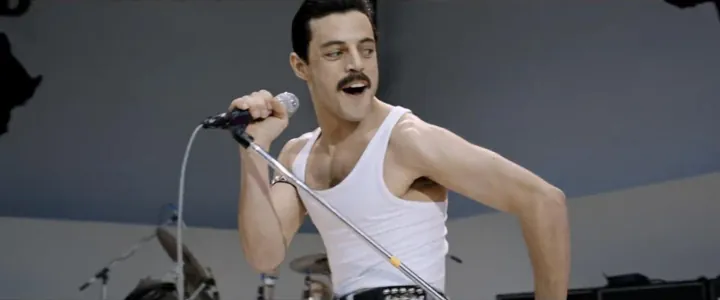 『ボヘミアン・ラプソディ』で、フレディー・マーキュリーを演じるラミ・マレック