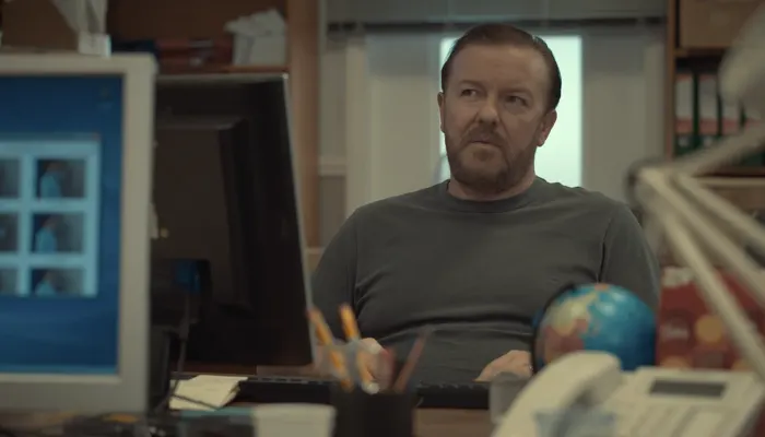 『After Life/アフター・ライフ』で、トニーは職場の同僚と神について議論