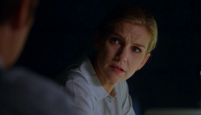 『ベター・コール・ソウル』で、キムがジミーにハワードに掛け合わないよう命令する