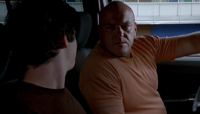 『ブレイキング・バッド』で、ウォルタージュニアにドラッグの危険性を説く麻薬捜査官ハンク