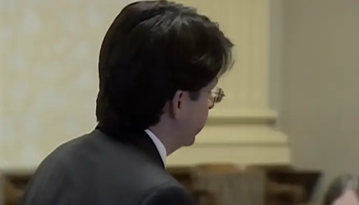 『殺人者への道』で、実際の法廷シーンで推定無罪を訴える弁護側