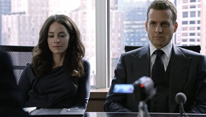 『SUITS/スーツ』で、ハーヴィーのことを非難する敵弁護士