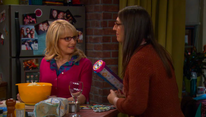 『ビッグバン★セオリー』で、エイミーはツイスターをやることをペニーとバーナデットに提案