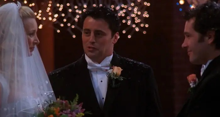 『フレンズ』で、フィービーとマイクの結婚式での誓い