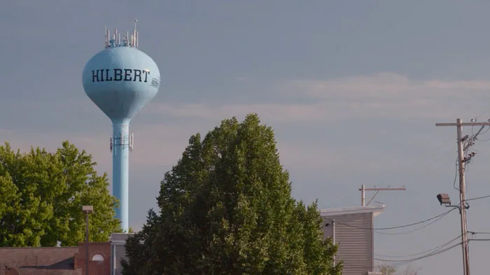『殺人者への道』で、ヒルバートの町の給水塔