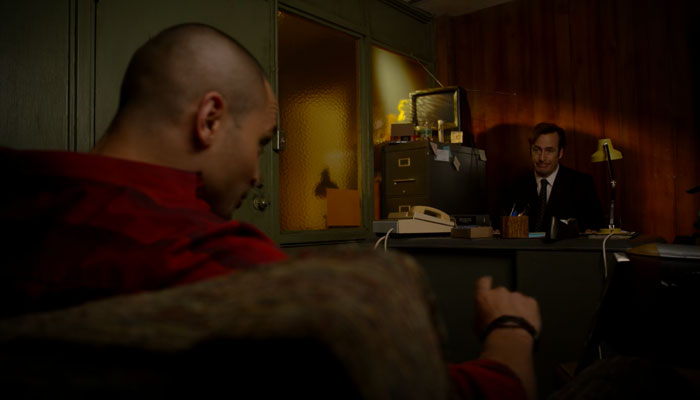 『ベター・コール・ソウル』で、ナチョはジミーの真意を尋ねるため事務所を訪れる