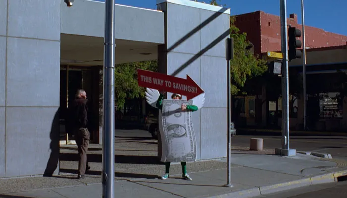 『ブレイキング・バッド』で、サインスピナーをするバジャー