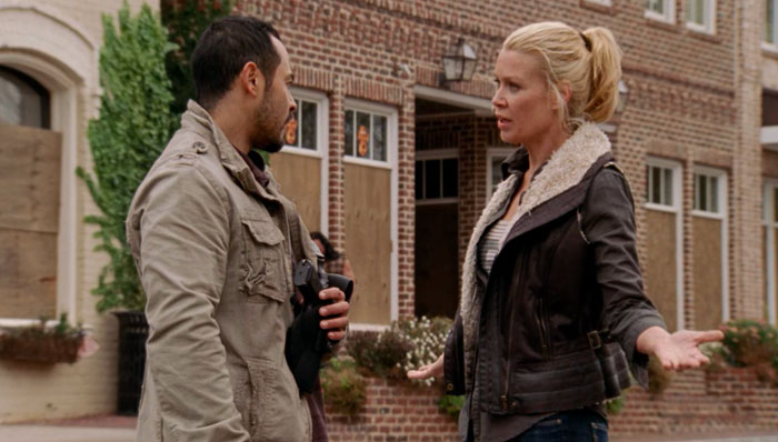 『ウォーキング・デッド』で、アンドレアはボディーチェックを受ける