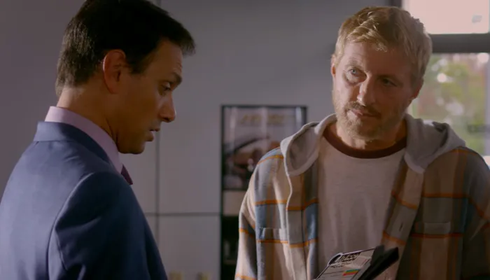 『コブラ会』で、ジョニーの車が廃車になる