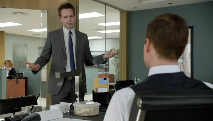 『SUITS/スーツ』で、マイクは客からドギーバッグで食べ残しをもらう