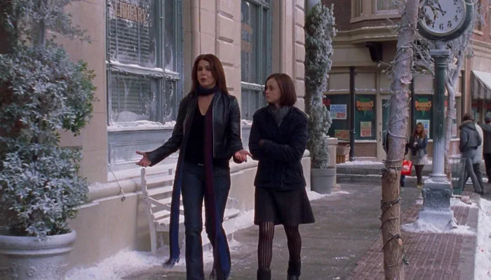 『ギルモア・ガールズ』で、ローレライとローリーは英語の複数形について議論