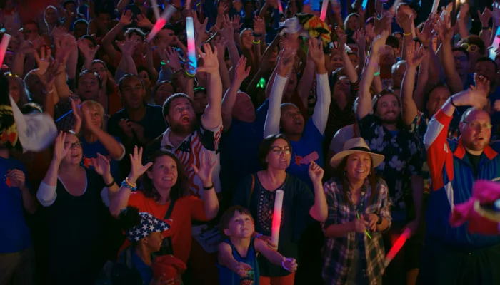 『コブラ会』で、スティングレイが見切れる