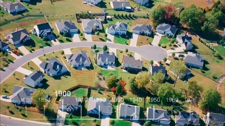 『ビッグバン★セオリー』のオープニングで、郊外の公団住宅地