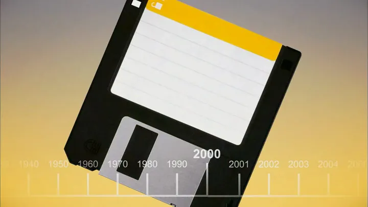 『ビッグバン★セオリー』のオープニングで、フロッピーディスク