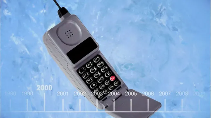 『ビッグバン★セオリー』のオープニングで、携帯電話