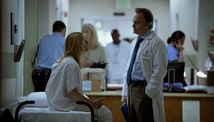 『HOMELAND』で、キャリーは措置入院させられた病院を出ようとする