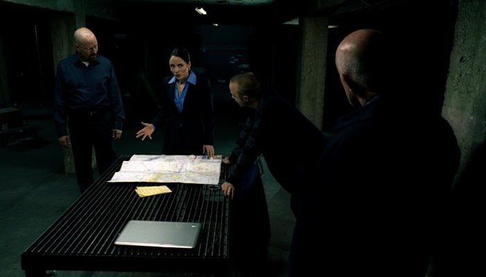 『ブレイキング・バッド』で、列車強盗を計画するウォルター、マイクとリディア