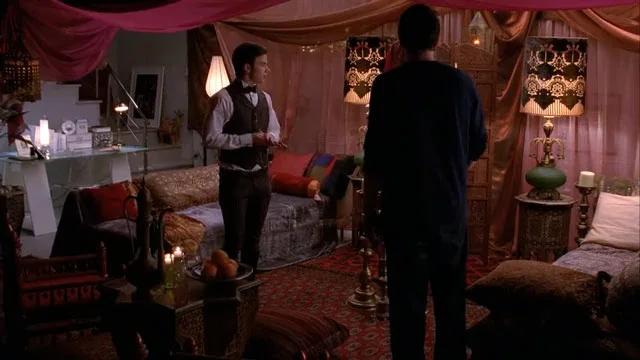 『glee/グリー』で、カートは仲直りの印としてフィンの部屋をデコレート