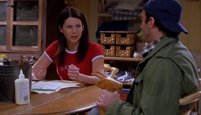 『ギルモア・ガールズ』で、ルークのアドバイスをリバース・サイコロジーと疑うローレライ