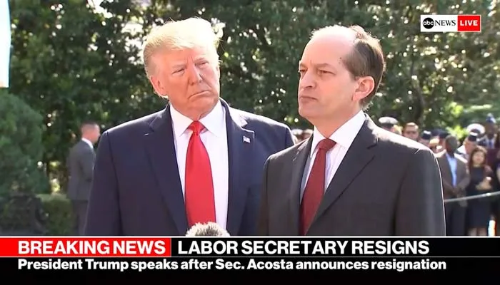 『ジェフリー・エプスタイン: 権力と背徳の億万長者』で、労働省長官アコスタの辞任ニュース