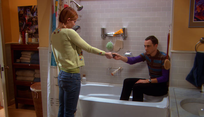 『ビッグバン★セオリー』で、ラモーナにゲーム機を取り上げられるシェルドン