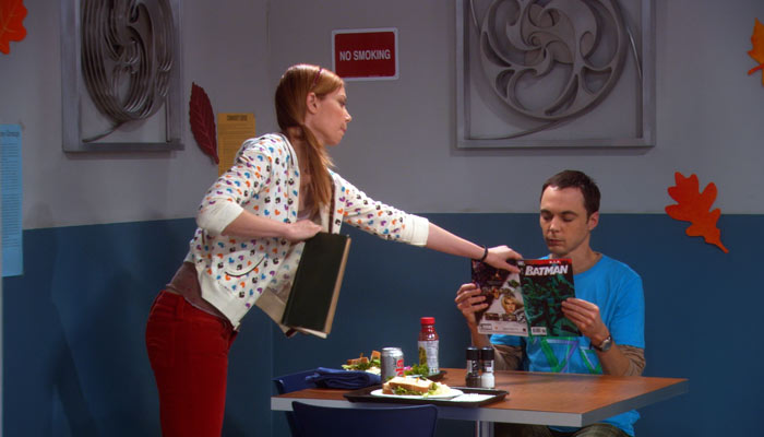 『ビッグバン★セオリー』で、ラモーナにコミック誌を取り上げられるシェルドン