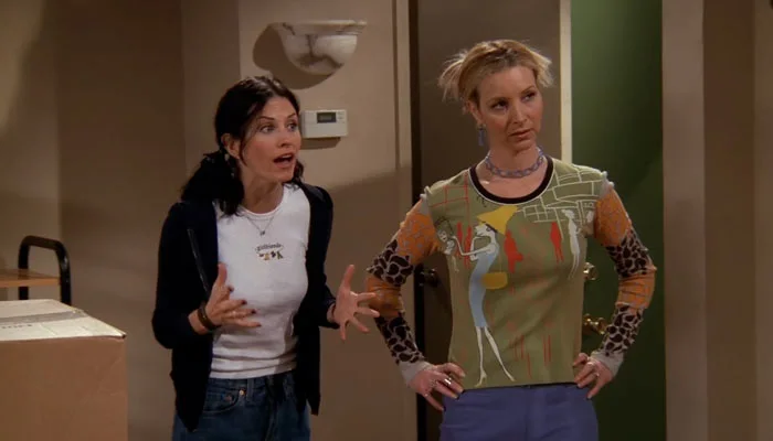 『フレンズ』で、ロスとエミリーの仲に反対するモニカとフィービー